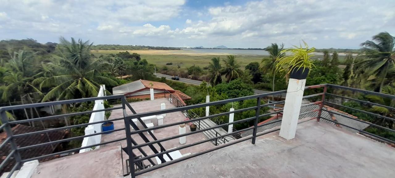 Lake Edge Resort Holambra Exterior foto