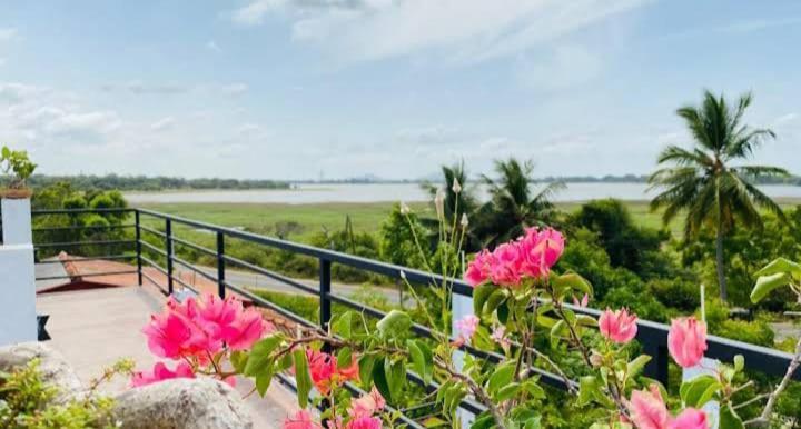 Lake Edge Resort Holambra Exterior foto
