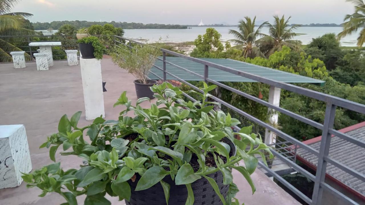 Lake Edge Resort Holambra Exterior foto