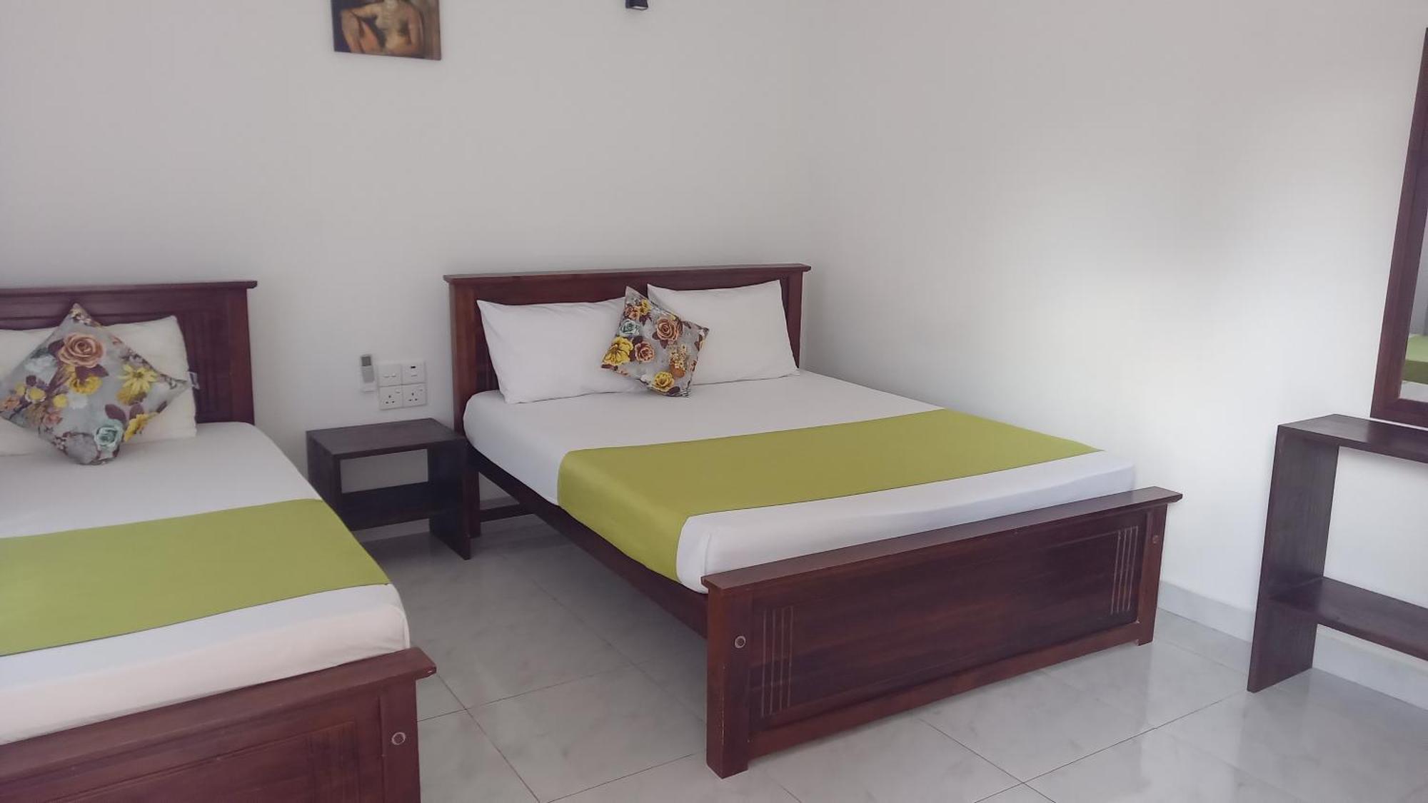 Lake Edge Resort Holambra Exterior foto